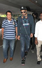 Ranbir Kapoor snapped at airport on 13th Nov 2015